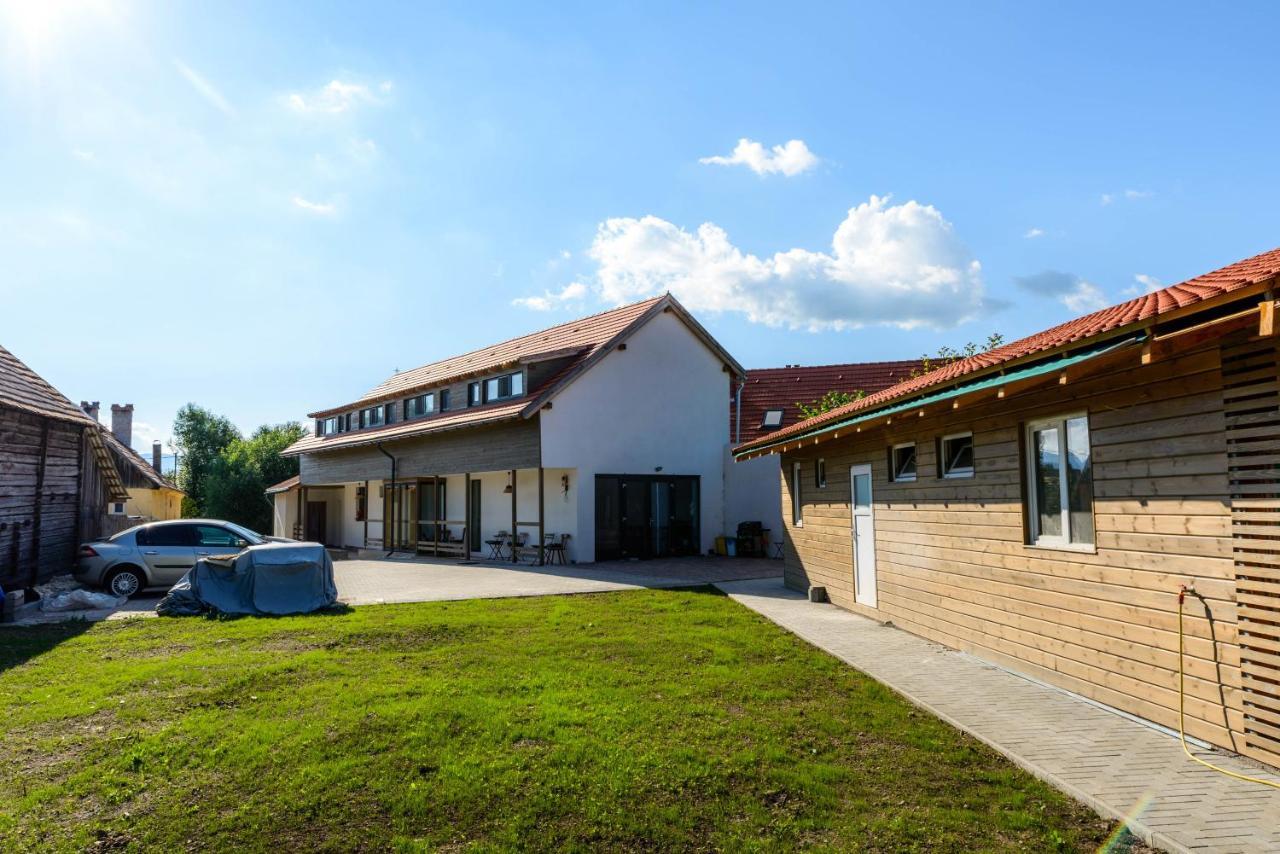 Lina Agropanzio Hotel Tomesti  Exterior photo